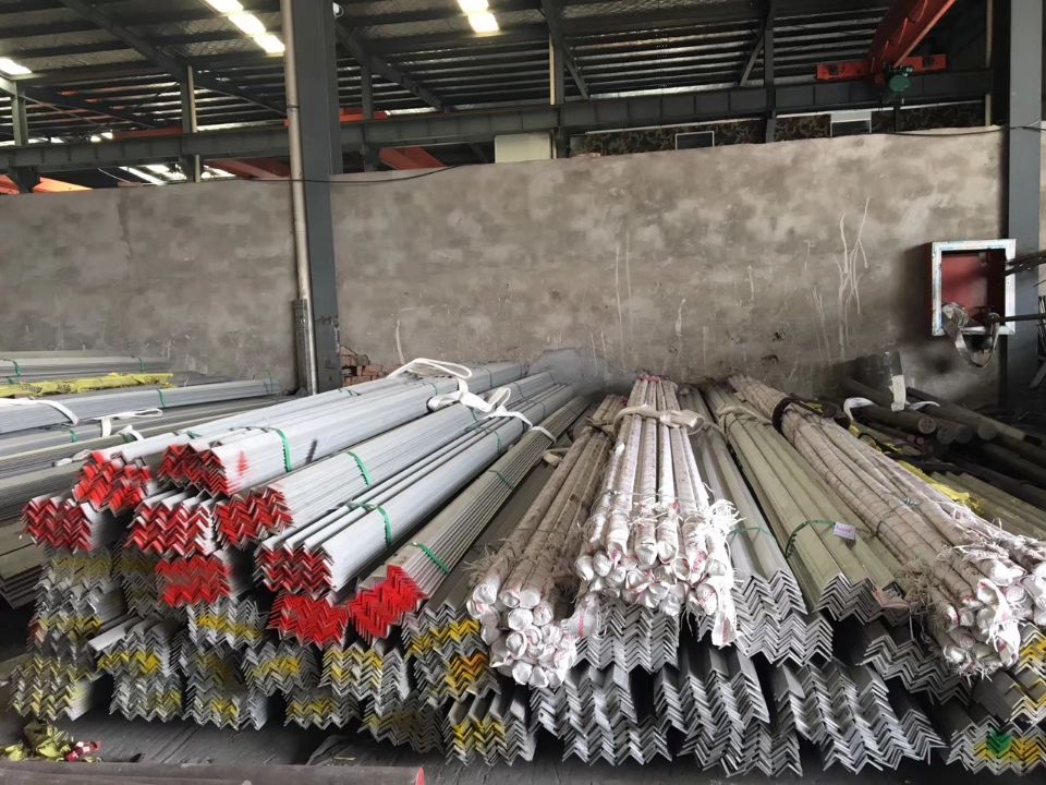 不鏽鋼（gāng）角鋼